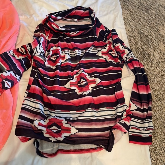 2 Womens Sweaters. L & M/L - Picture 4 of 5